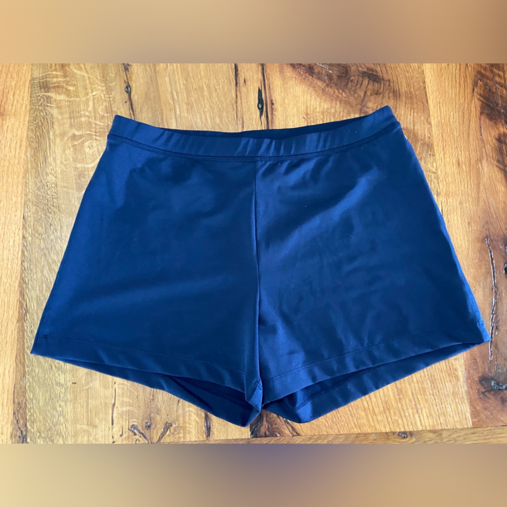 Danskin Classic Stretch Navy Blue Pull On Shorts with Elastic Waist, Size Large